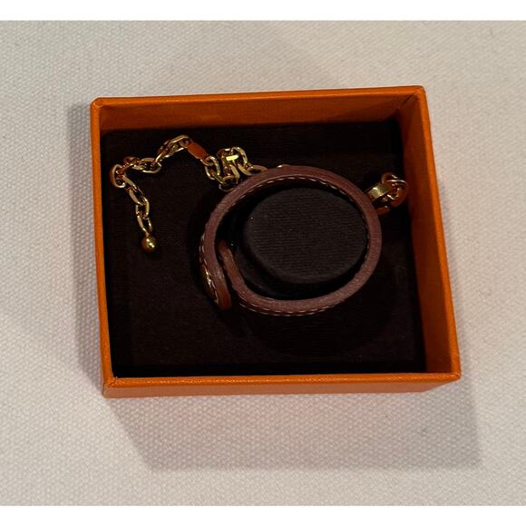 NEW 🔥HERMES Leather Glove Holder w/ Box
Made in France - Picture 4 of 9